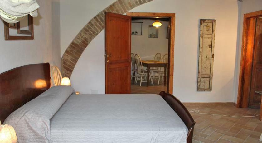 Bed and Breakfast Castello Girasole Bazzano di Spoleto Esterno foto